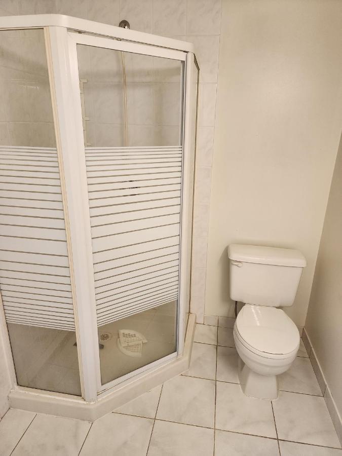Economical Homestay Burnaby Luaran gambar