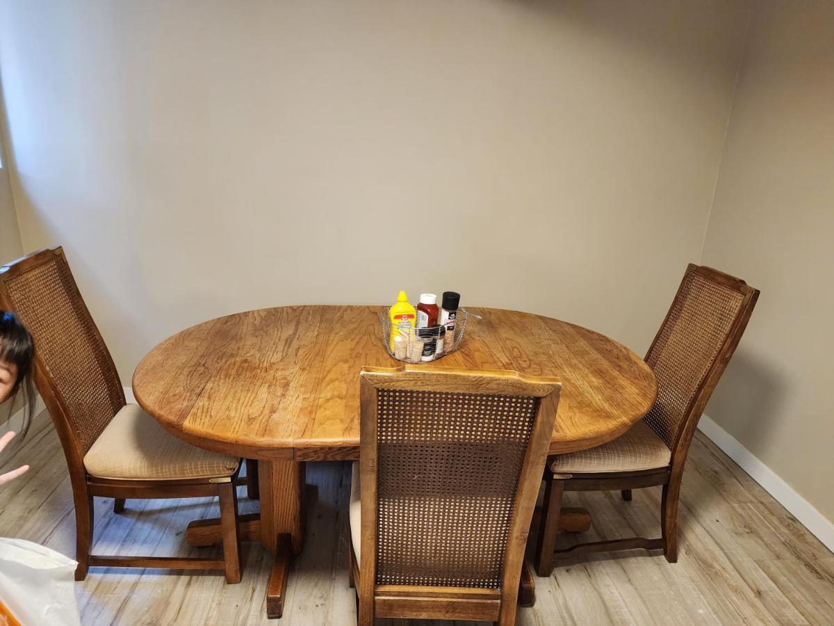 Economical Homestay Burnaby Luaran gambar